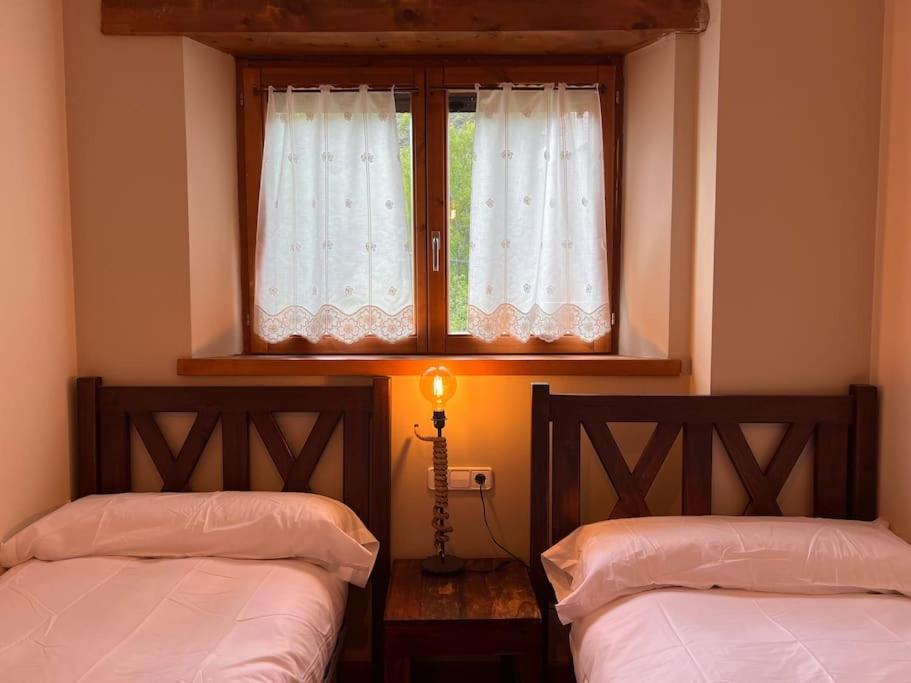 Cal Mestre - L'Amfitriona Rialp Extérieur photo